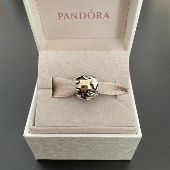 Pandora Golden Star charm - Picture 1 of 3
